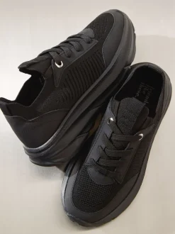 Baskets actives décontractées Friends Like These Lace Up Comfort