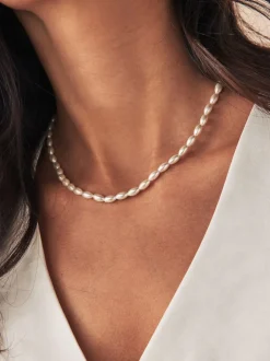 Blanc - Collier court effet nacré