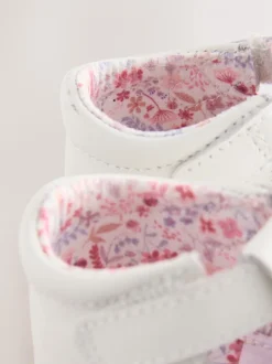 Blanc - Leather Bébé T-Bar Chaussures (0-24mths)