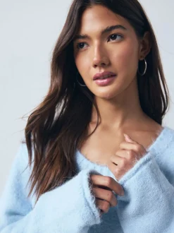 Bleu clair - Pull à col dégagé en laine