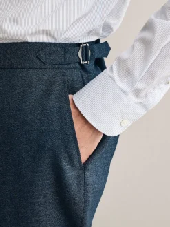 Bleu marine - Pantalon Signature Smart en laine italienne texturée avec pattes d'ajustement sur les côtés