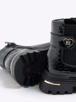 Bottes River Island Chelsea à bretelles vernies imprimé cœur