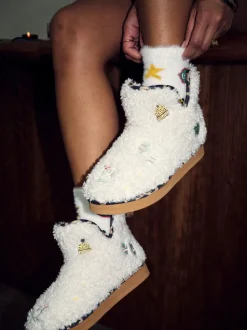 Chaussons chaussons brodés Never Fully Dressed