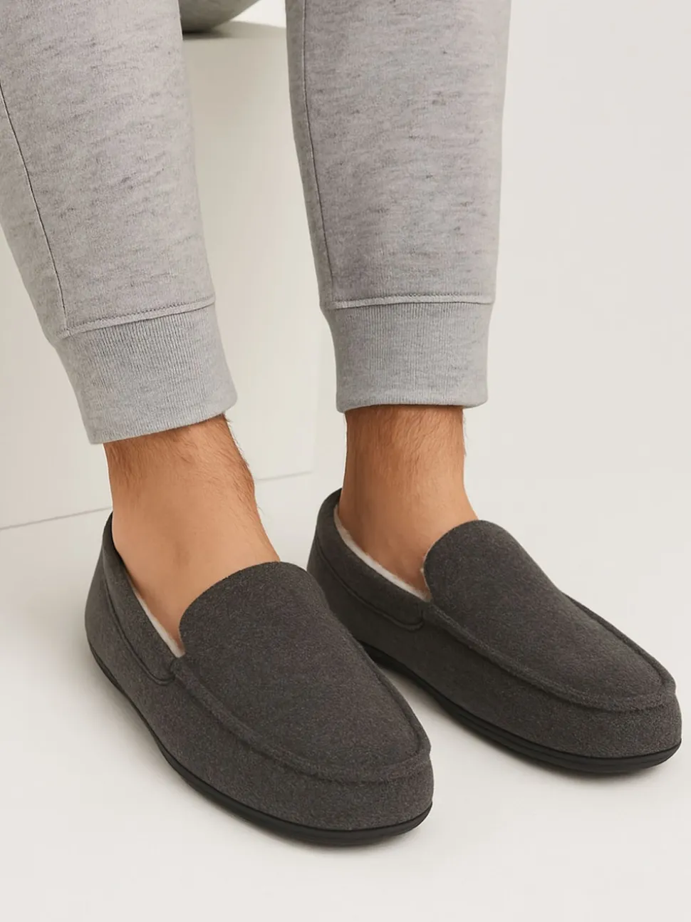 Chaussons Totes Toasties, mocassins en feutre pour homme avec doublure sherpa