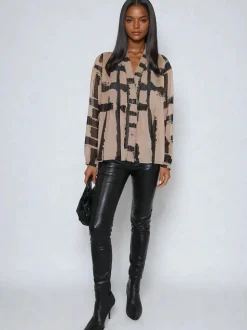 Chemise Religion Carolina avec col volanté à rayures abstraites