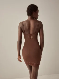 Chocolat Nude - Combinaison gainante en dentelle à bonnets