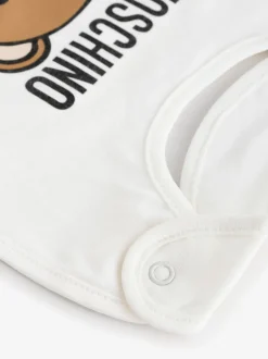 Coffret cadeau Moschino bébé avec chapeau et bavoir à logo avec coffret cadeau