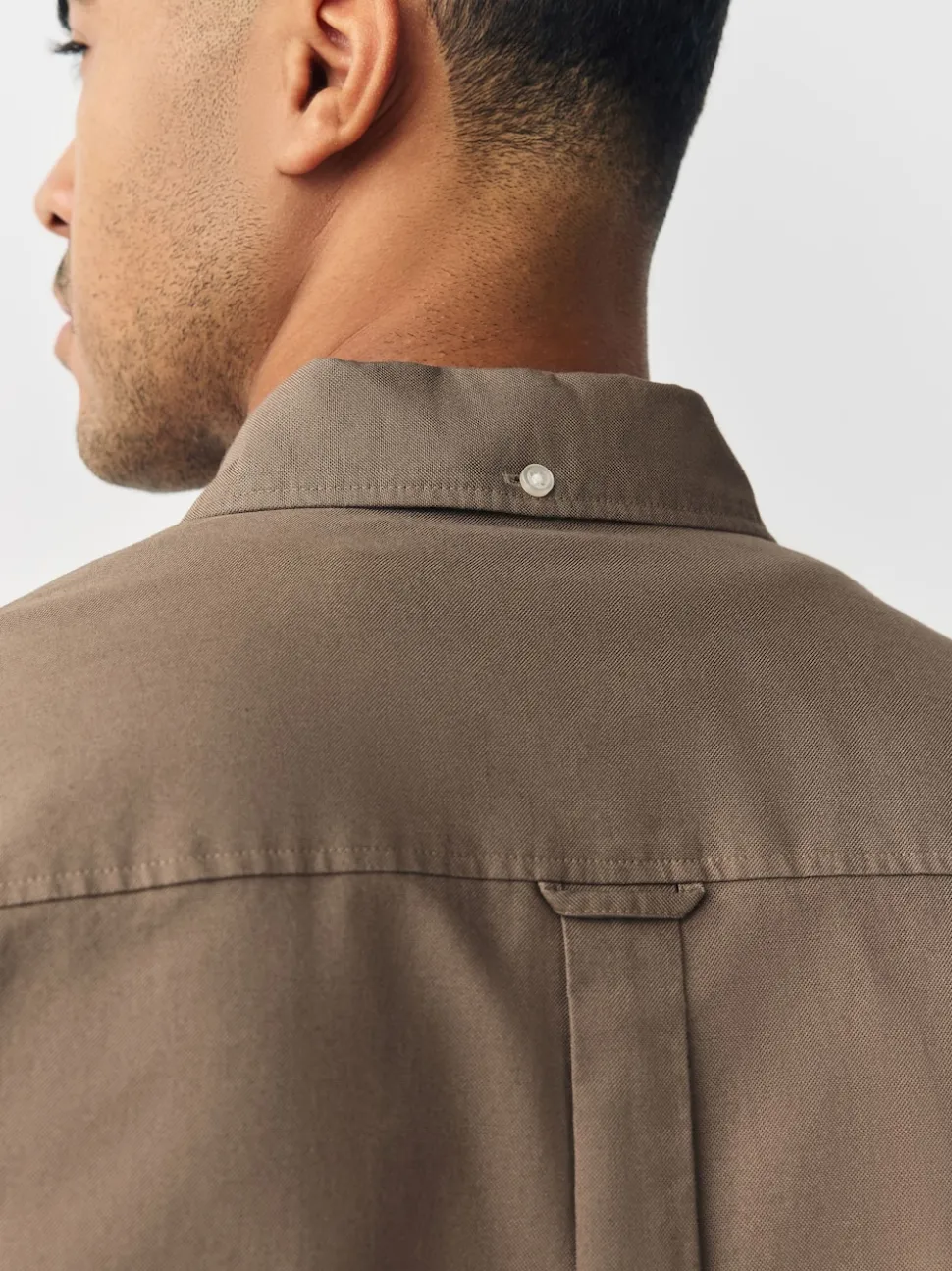 Couleur pierre naturelle - Ajustement régulier - Chemise Oxford à manches courtes