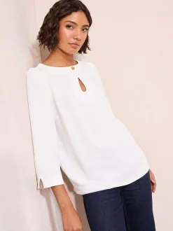 Crème - Friends Like These Chemisier à manches 3/4 avec trou de serrure et détails sur le devant