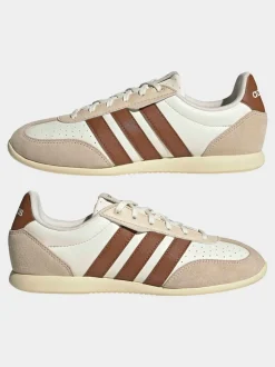 Crème/blanc - Baskets adidas Barreda Lo