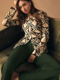 Crème/Vert imprimé géométrique - Chemise à col en V en Blend Lyocell