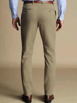Écru - Ajustement régulier - Chino Charles Tyrwhitt Français Slim Fit Ultimate sans fer