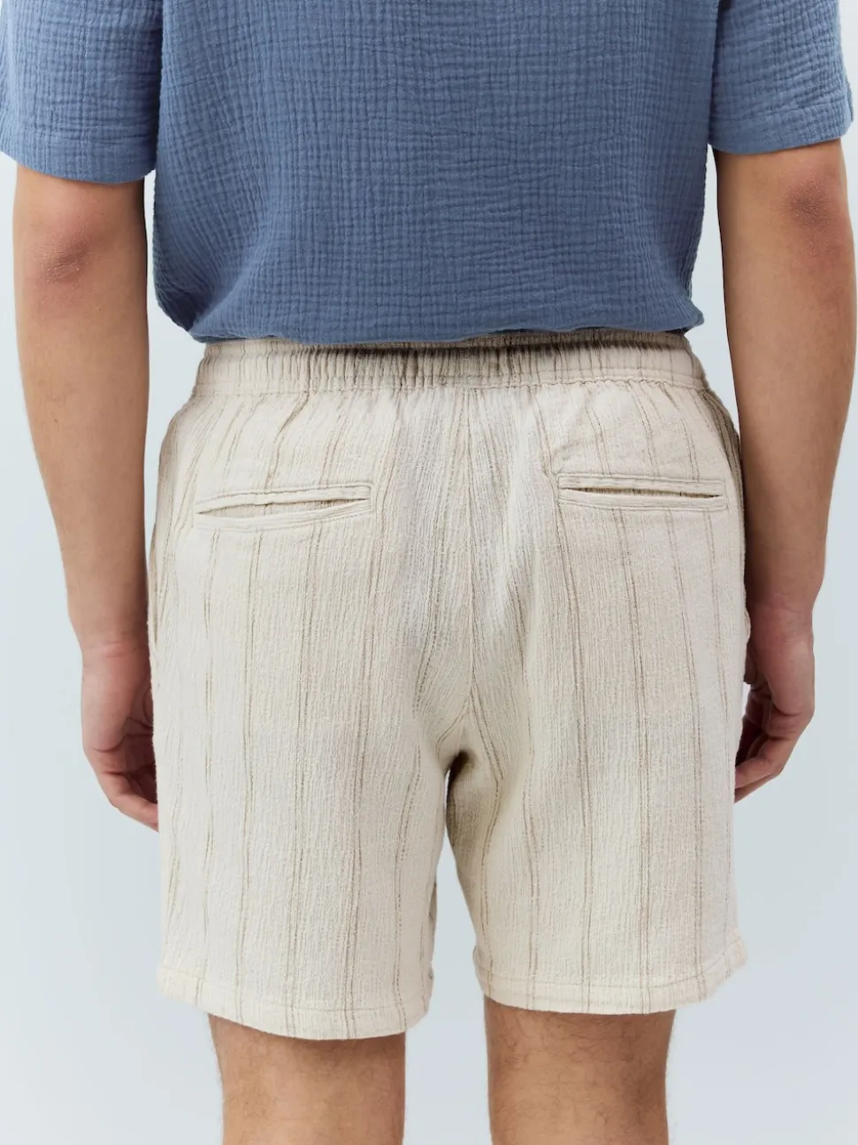 écru - Short texturé à rayures et taille élastique