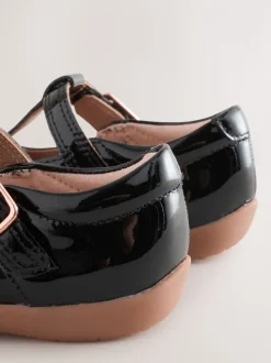 Cuir noir verni - Chaussures premiers pas avec barre en T à fermeture par contact