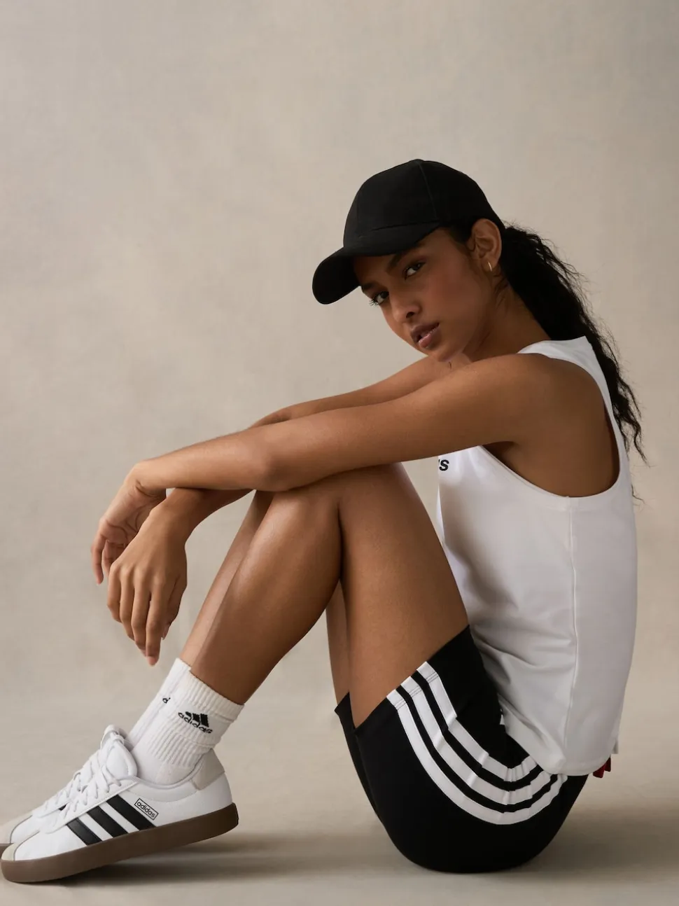 Cycliste adidas à 3 bandes