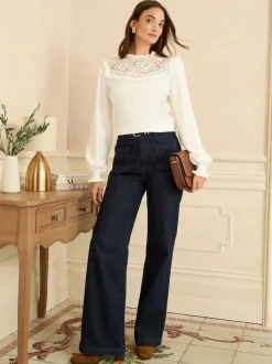 Empiècement en dentelle blanche - Pull Love & Roses en maille