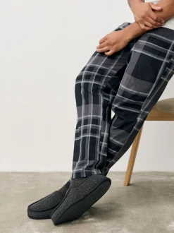 Gris - Chaussons fermés coupe large