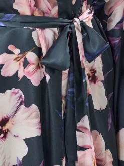 Gris - Long Tall Sally Peignoir maxi en satin