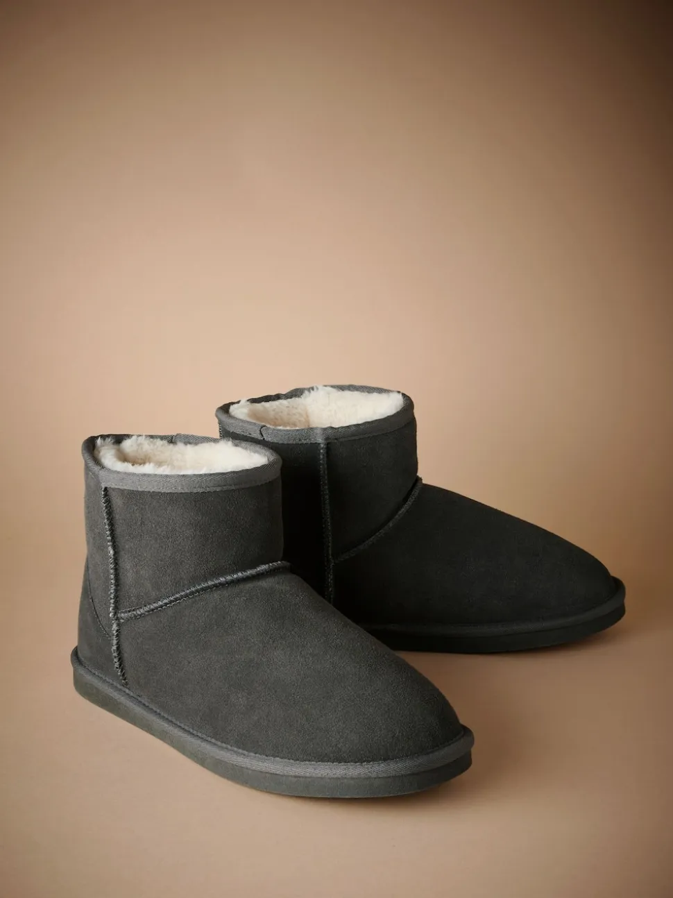 Gris - Signature Bottes en daim avec doublure en fausse fourrure