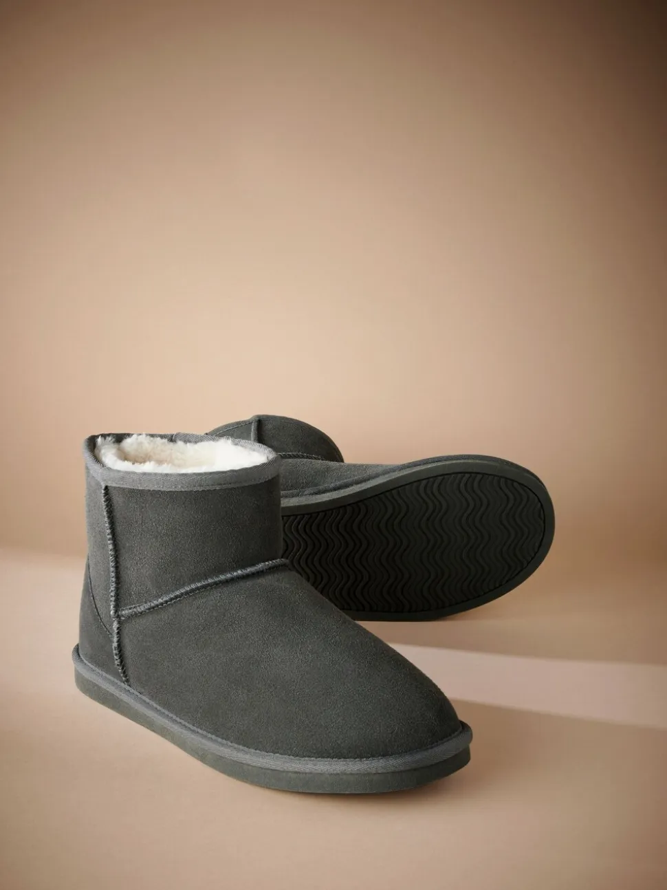 Gris - Signature Bottes en daim avec doublure en fausse fourrure