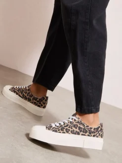 Imprimé animal léopard - Baskets basses décontractées Friends Like These en toile Flatform à lacets