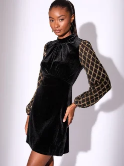 Lipsy Robe droite courte à manches longues à sequins en velours