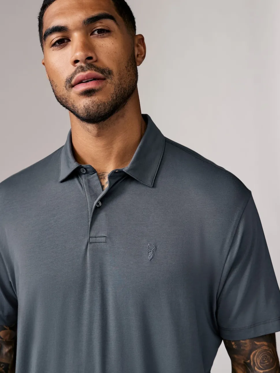 Marine/Marron/Gris/Blanc/Vert sauge Vert - Ajustement régulier - Polo en jersey Manches courtes 5 Pack