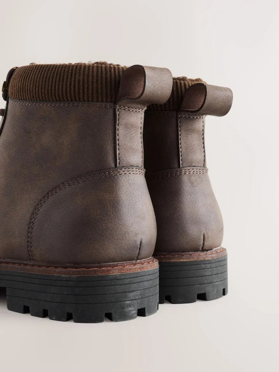 Marron - Bottes à bordure en velours côtelé doublées de peau de mouton