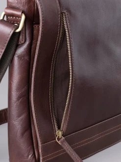 Marron - Lakeland Leather Medium Keswick Messenger Bag