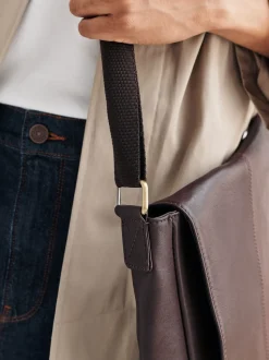 Marron - Signature Leather Messenger Bag