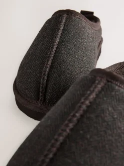 Marron chocolat à chevrons - Chaussons mules douillets