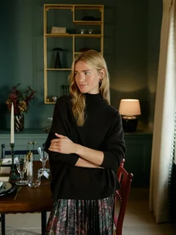 Marron chocolat à fleurs - Pull 2-en-1 en maille avec jupe mi-longue plissée