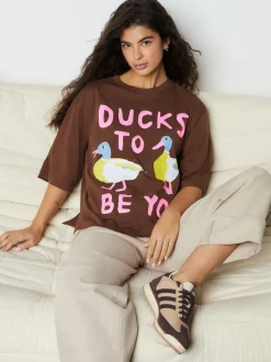 Marron chocolat - T-shirt graphique à manches courtes et col rond