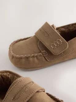 Marron fauve - Chaussons style mocassins à fermeture par contact