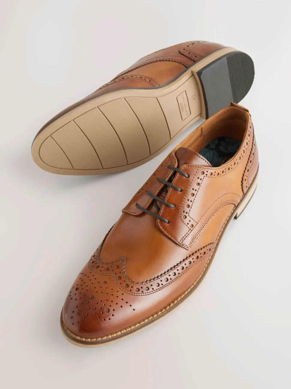 Marron fauve - Coupe classique - Chaussures Brogue en cuir à semelle contrastante