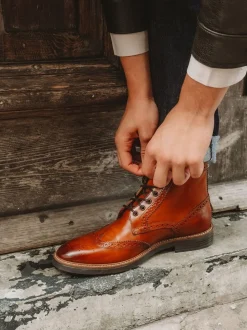 Marron fauve brûlé - Base London Bristol Brogue Boot