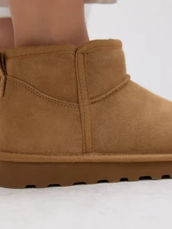 Marron fauve en daim - Bottes en fausse fourrure déperlantes