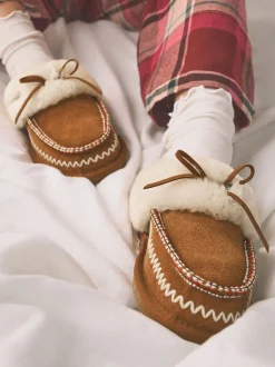Marron noisette - Chaussons mules doublés de fausse fourrure en daim Stitch