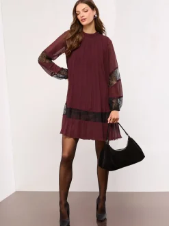 Mini robe plissée Lipsy avec dentelle