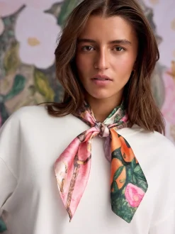 Multi Rose Fleuri  - Écharpe carrée légère Benjamin Mac Converse Artist Collaboration