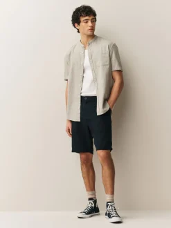 neutre - Col grand-père. - Chemise à manches courtes en lin et coton mélangés