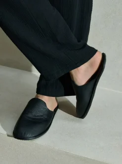 Noir - Chaussons mules en cuir Signature