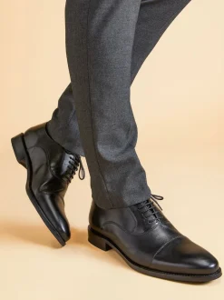 Noir - Coupe large - Chaussures habillées Jones Bootmaker en cuir à lacets pour homme