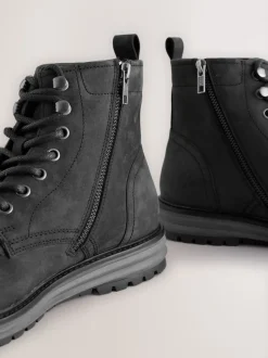 Noir - Grandes bottes en cuir à bout tablier