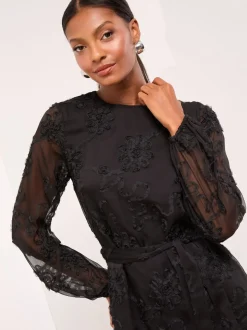 Noir - Lipsy robe courte manches longues en dentelle 3D