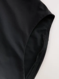 Noir - Maillot de bain plongeant et galbant avec contrôle du ventre