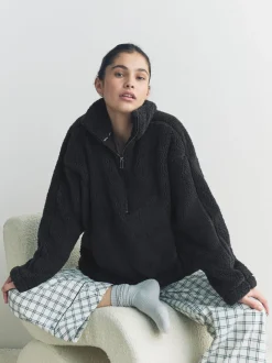 Noir - Polaire en imitation peau de mouton à col zippé