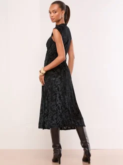 Noir - Robe mi-longue Lipsy Velvet Devore Splice sans manches coupe évasée