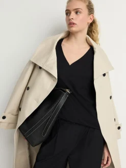 Noir - T-shirt à col en V avec manches à bonnet