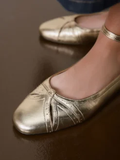 Or - Chaussures plates Forever Comfort® en cuir avec bride à la cheville